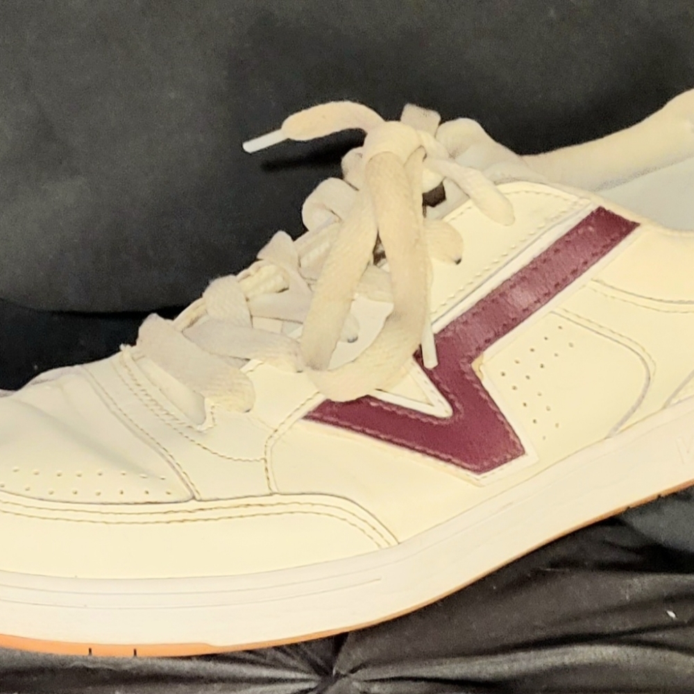VANS gently used lace up white sneakers with signature burgundy stripe logo